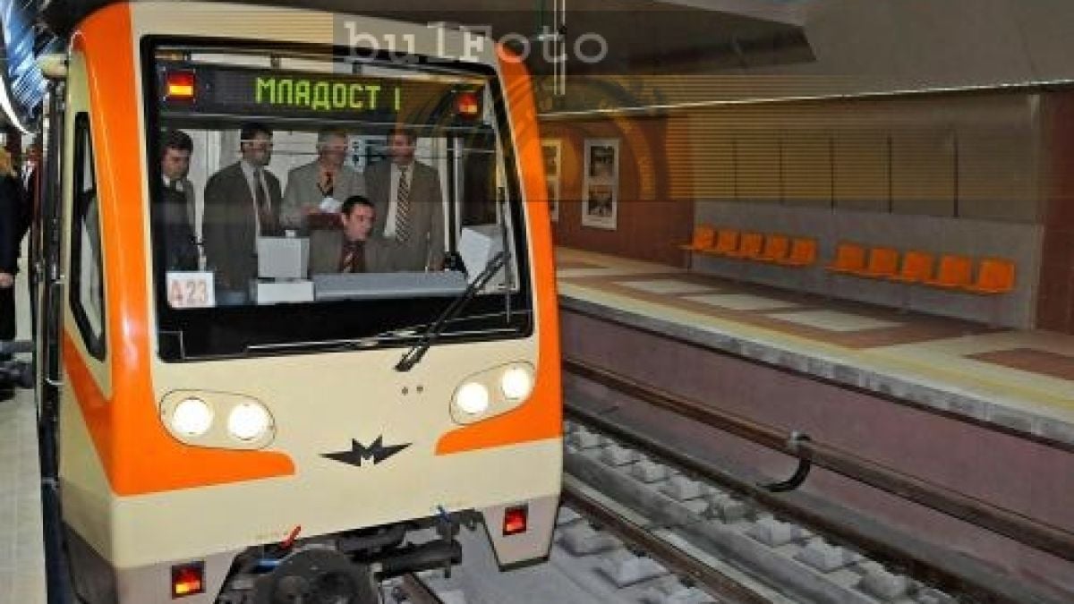 Капак от вентилацията на метрото прати пътник в "Пирогов"