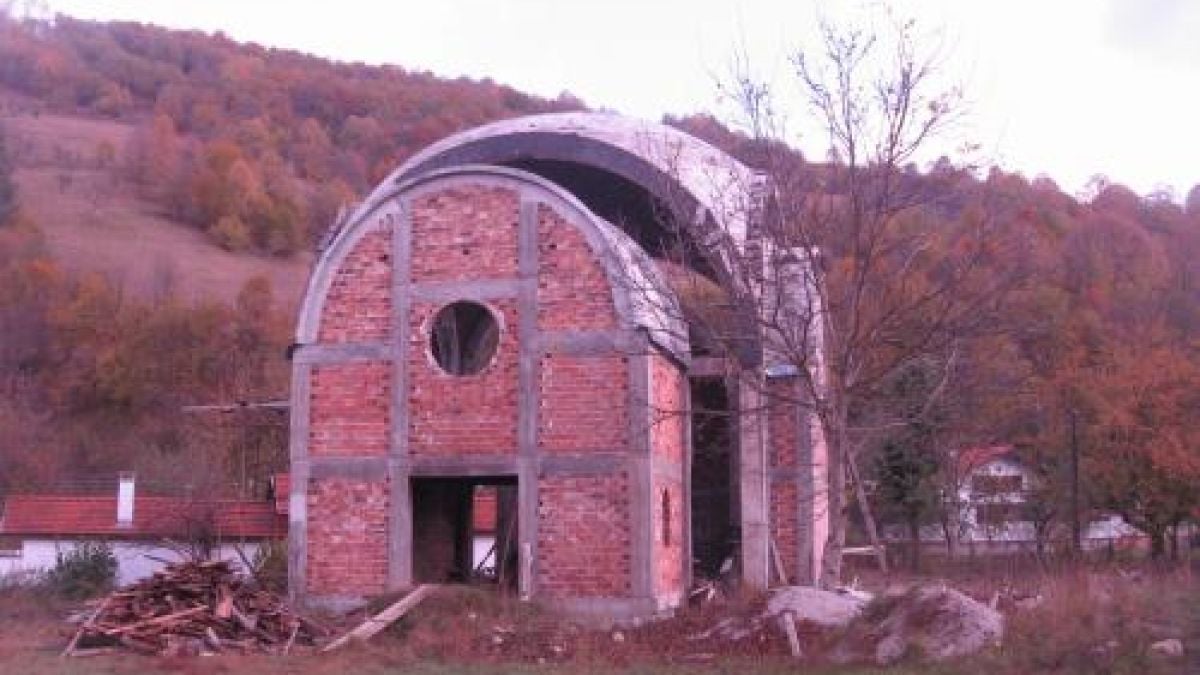 Църквата в Рибарица чака дарения
