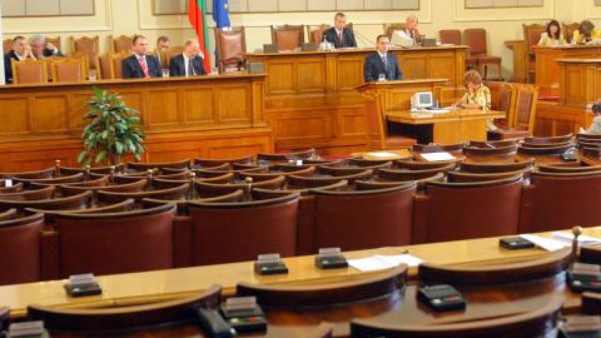 Депутатите се наредиха окончателно 
