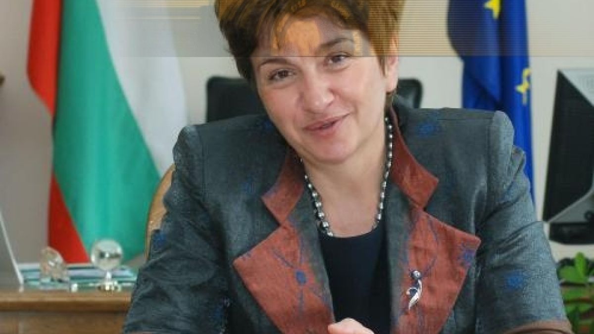 Плугчиева: Новата ера не започва с Борисов