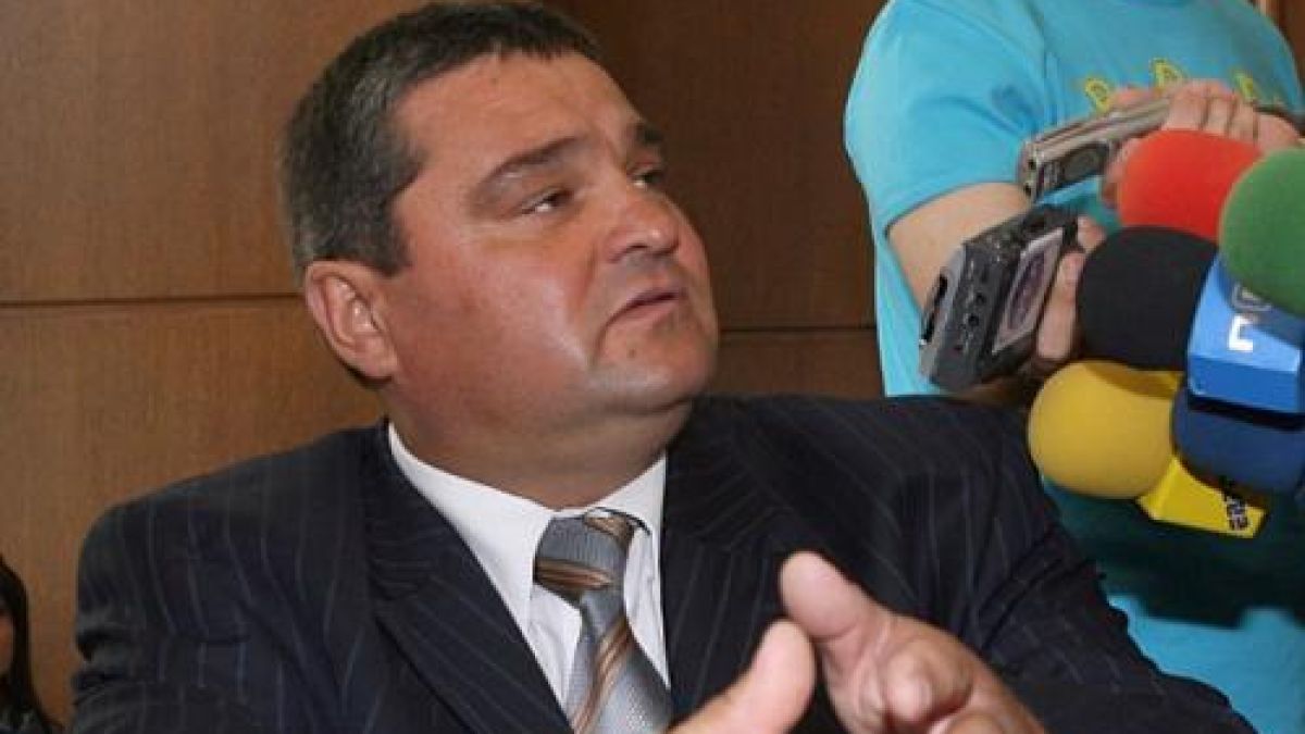 Осъдиха Фидел Беев