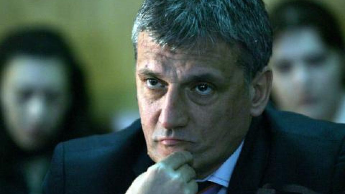 Зелените поискаха главата на Петър Диков