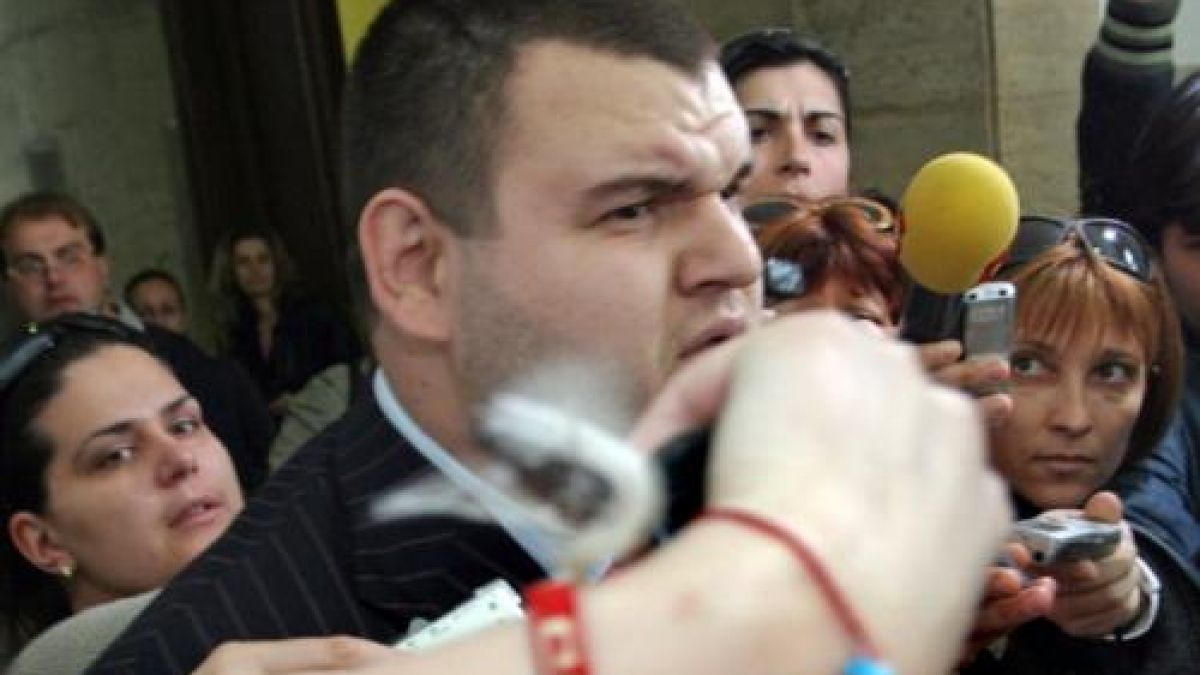 Делян Пеевски отпадна от антикорупционната комисия в НС, Яне застана начело
