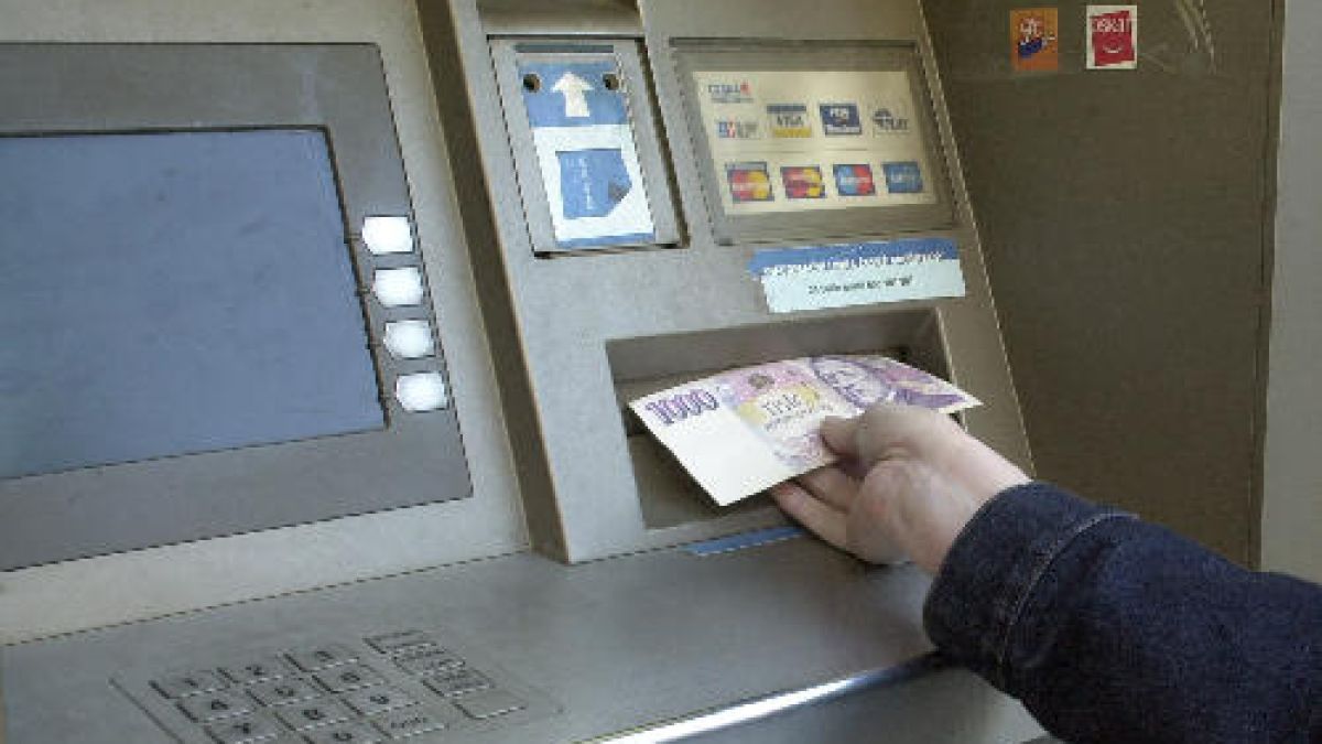 Примамват хакери с фалшив банкомат