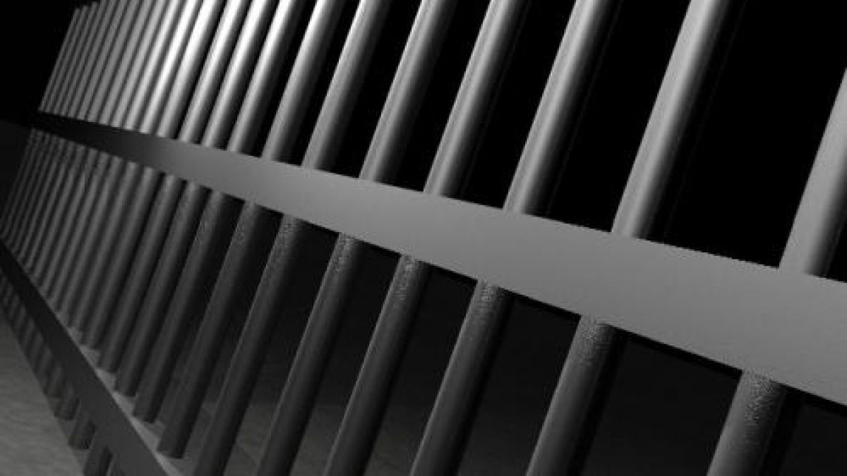 Извършители на грабеж и побой задържа полицията