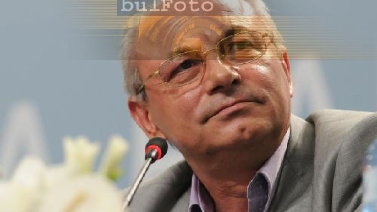 Премахват незаконните постройки от "сараите на Доган"