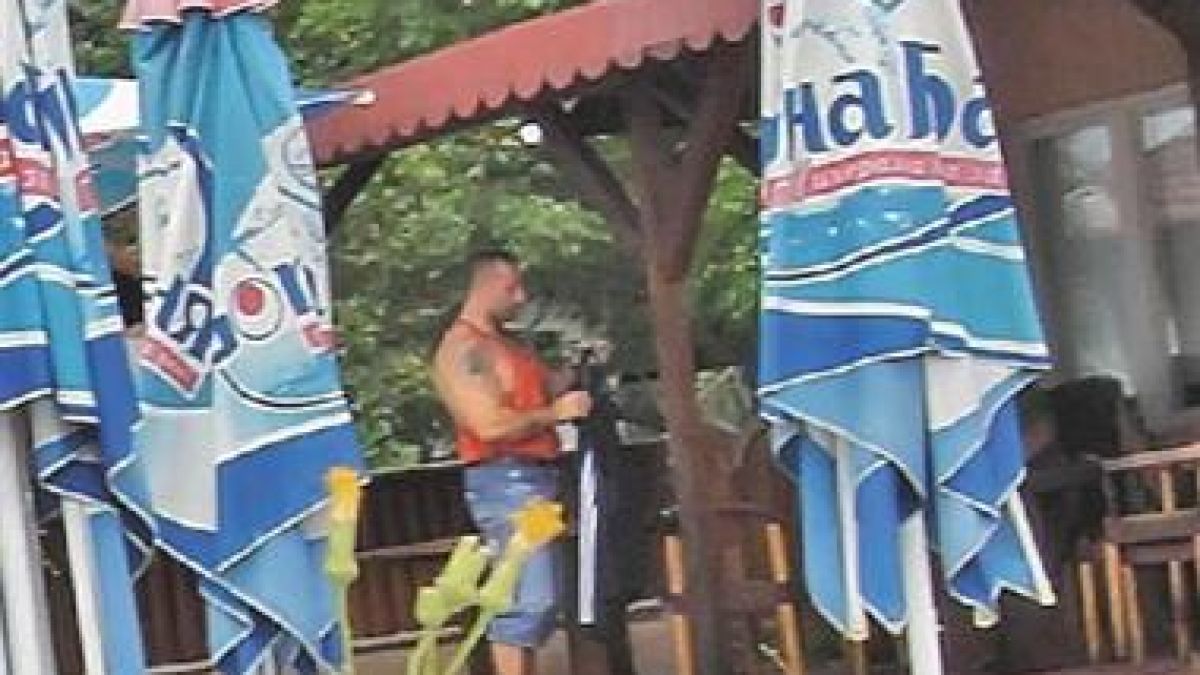 Митьо Очите на барбекю край затвора