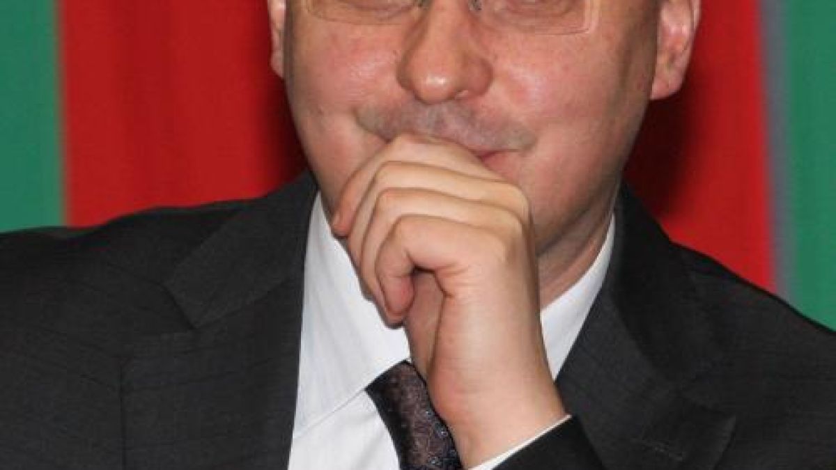 Сметната палата да направи одит и на СO, контрира Станишев