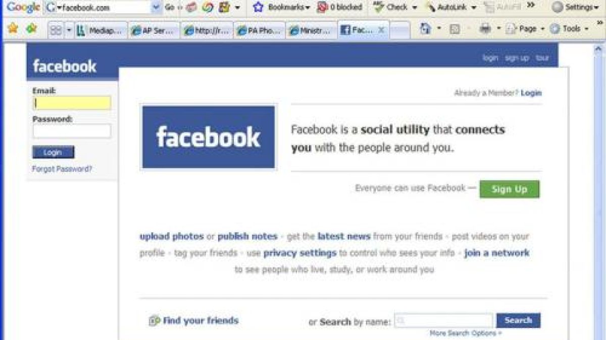 Съдят Facebook, бил твърде социален