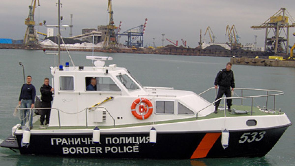 Пратка от 4 200 килограма контрабандна захар спипаха варненските гранични полицаи 