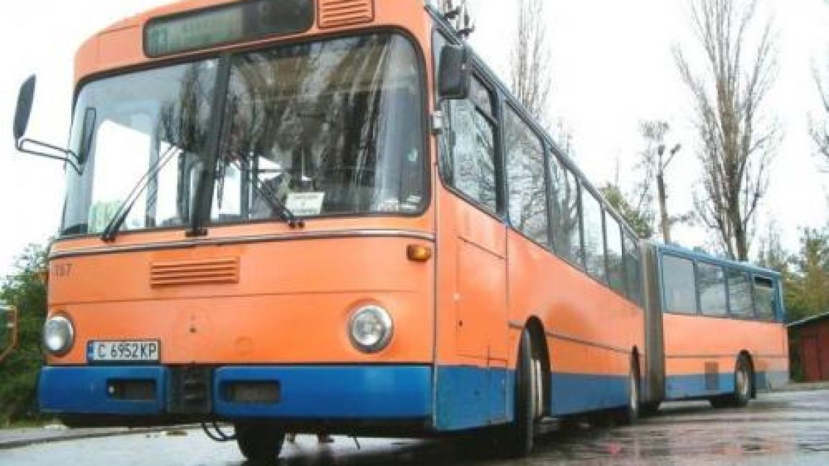 Автобус се подпали в Пловдив