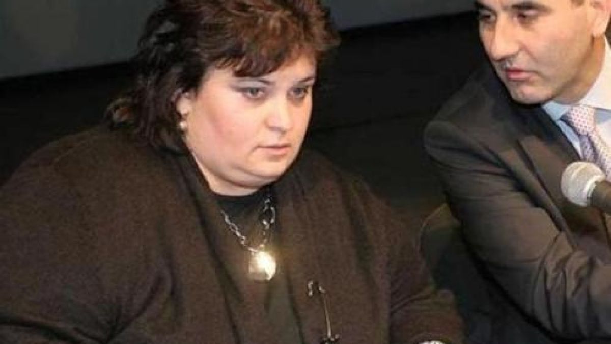 Кантората на Искра Фидосова издала фалшивото пълномощно на имотната мафия