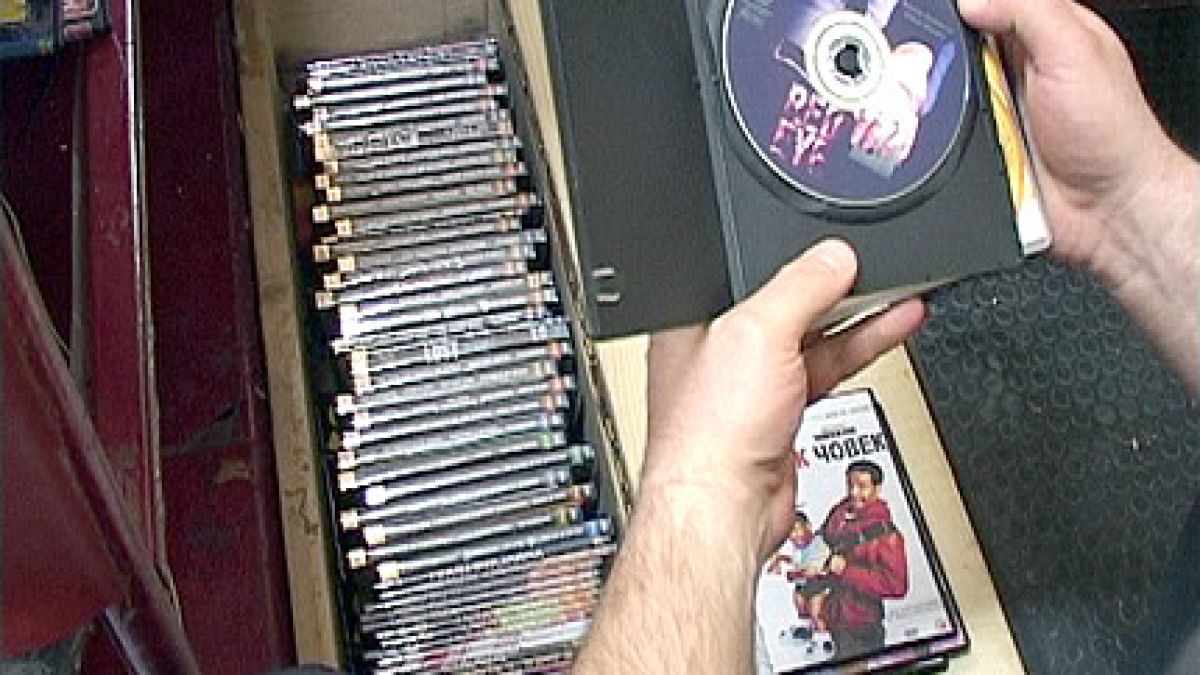 Над 300 пиратски DVD и CD заловиха в Несебър и Слънчев бряг