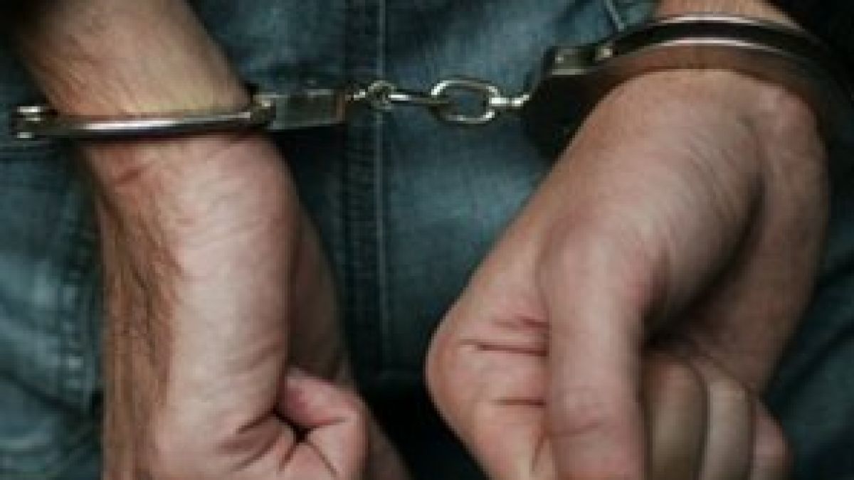 Полицията задържа млад телефонен измамник