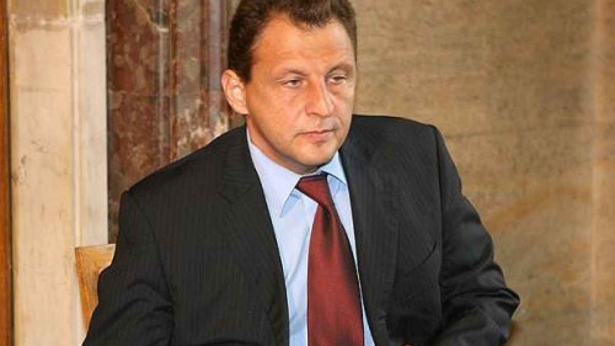 Шефът на НСО иска повече гардове
