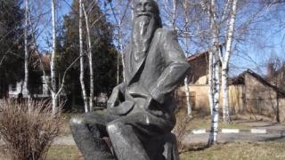 Откриха откраднатия паметник на Владимир Димитров - Майстора, трима перничани са вандалите