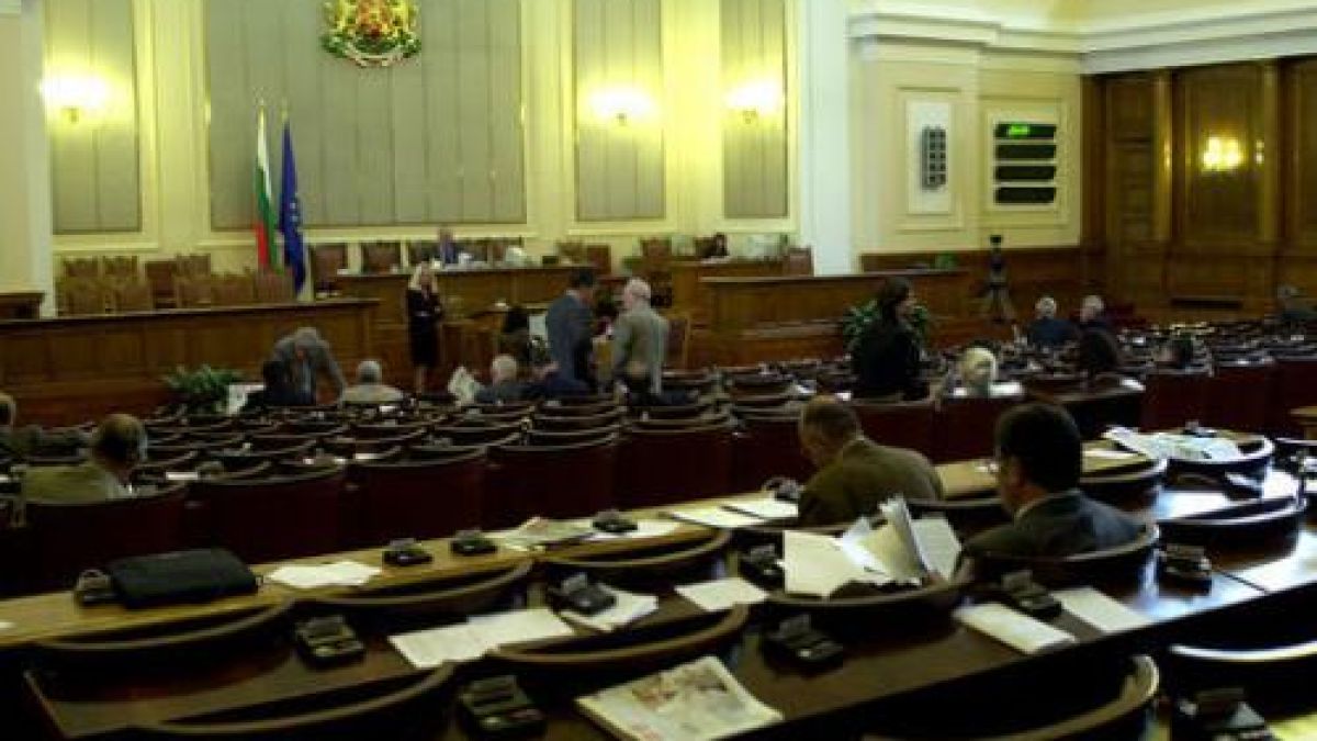 Двама нови депутати положиха клетва