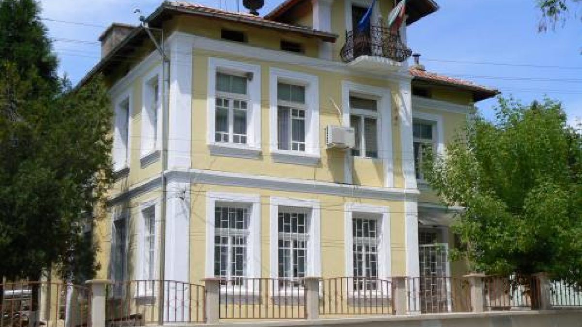 Село гони общински съветници, дискриминирали го