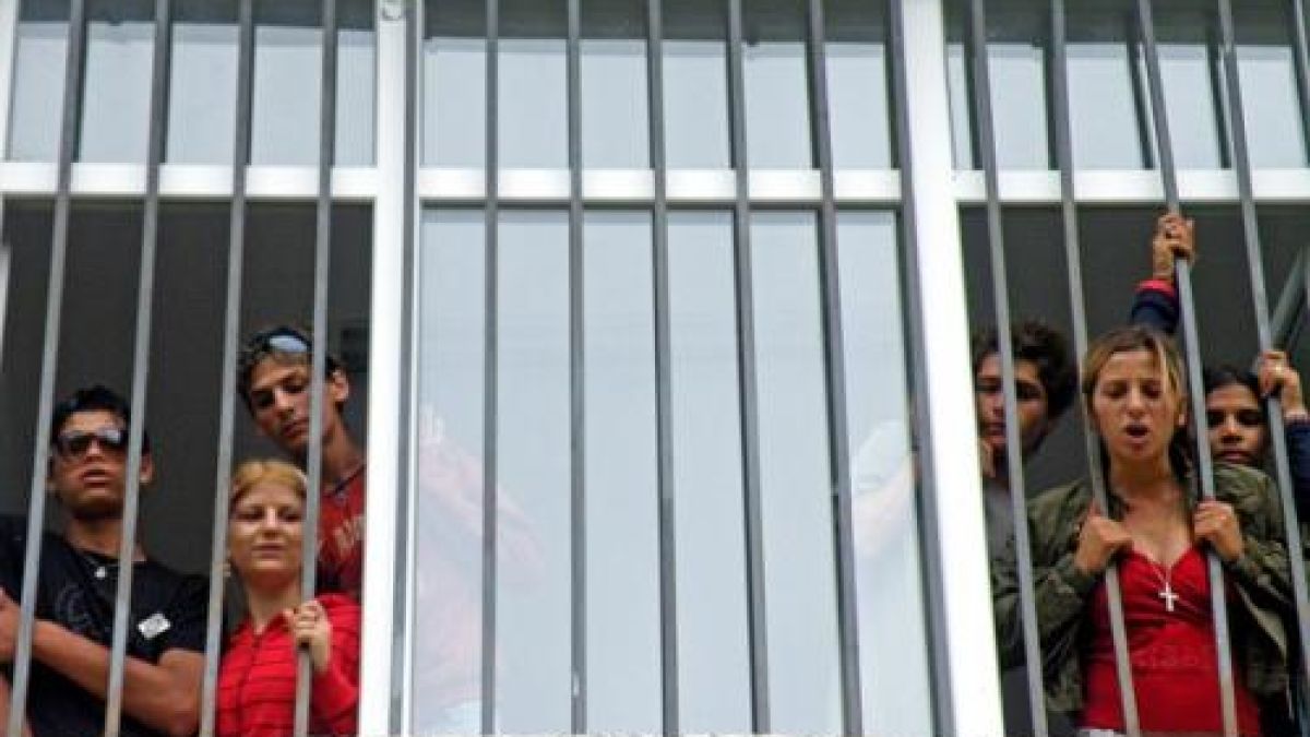 Деца от интернат – крадливи, боси... жертви 

