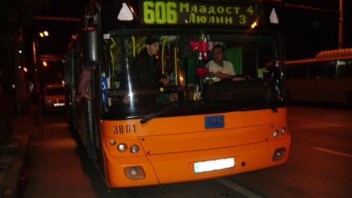 Спират нощния транспорт в София