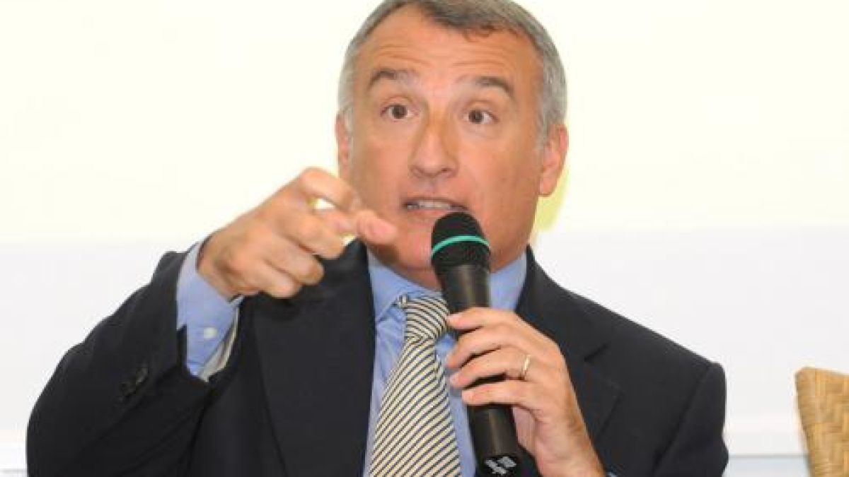 Секс с мъж уволни губернатор