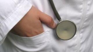 Бюджет 2010 залага 50 000 прегледа по-малко при лекар-специалист 
