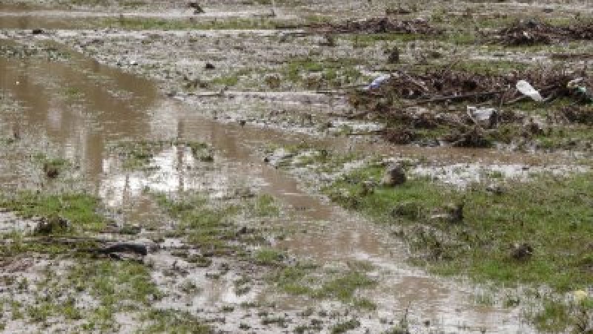 Сграда на кметство застрашена от срутване заради валежите