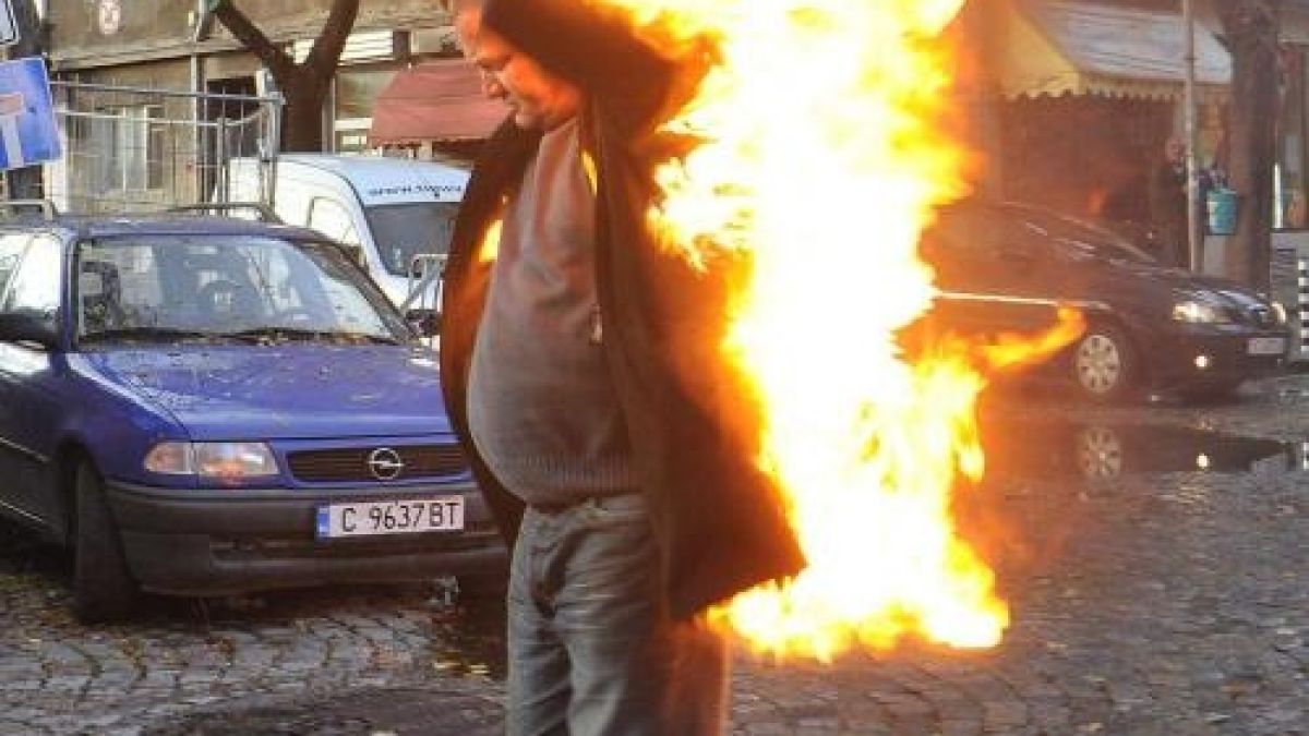 Росен Марков се самозапали пред БНТ 