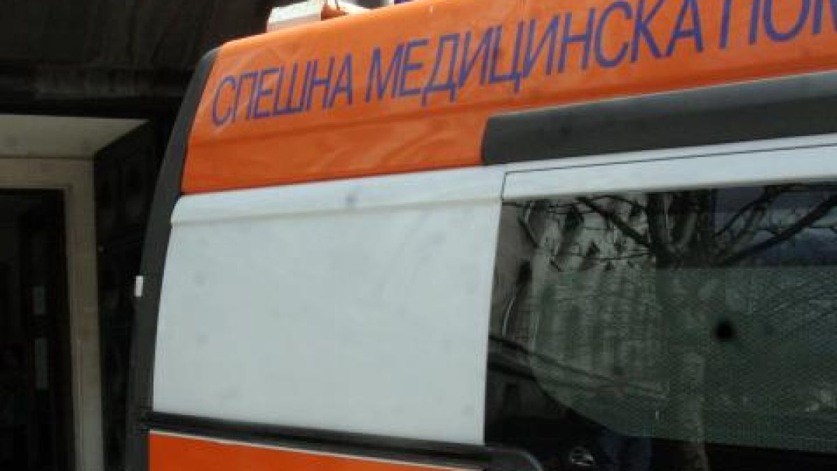 Автобус перфорира крака на момиче