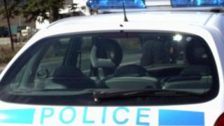 Задържаха двама натупали баба