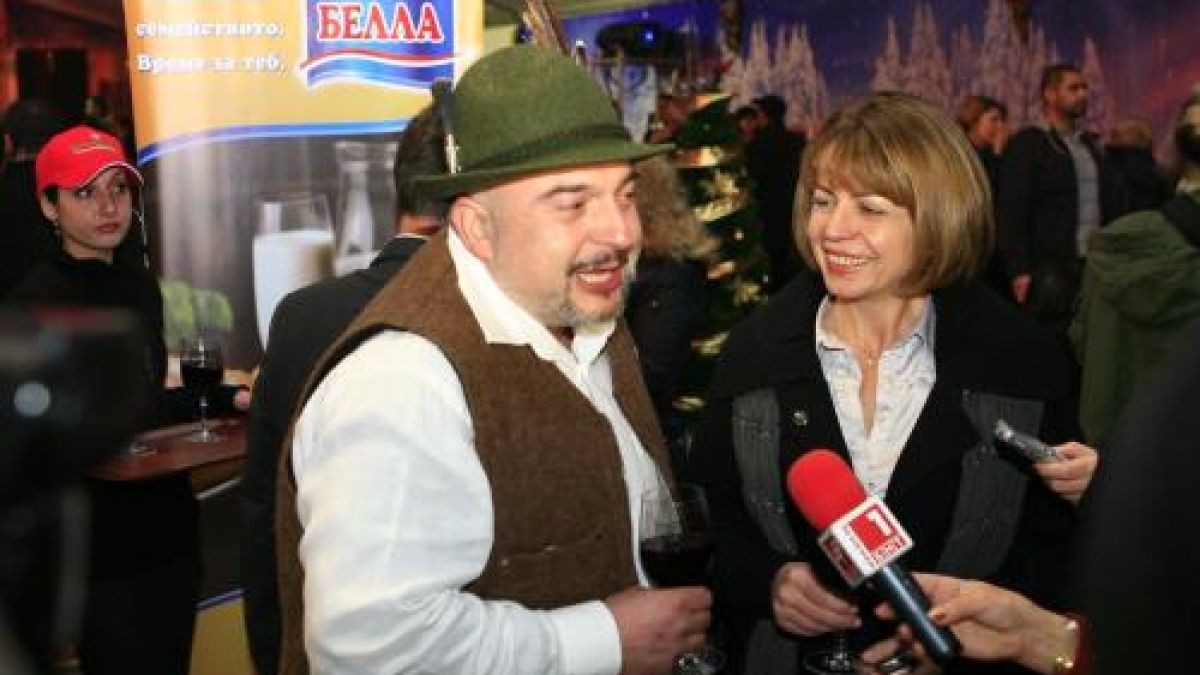 Посрещнаха Фандъкова с баница