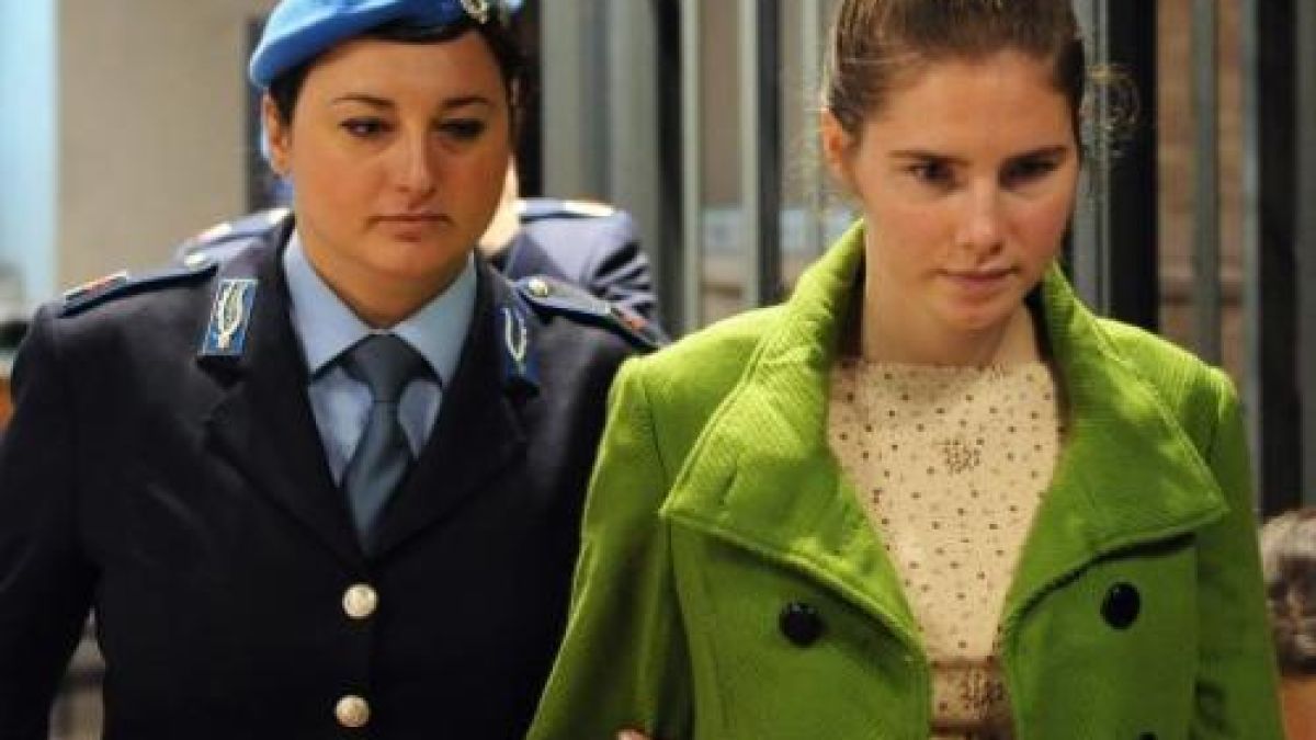 26 години затвор за студентка, убила колежка