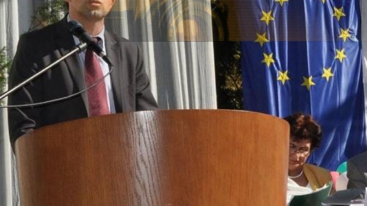 Магистрала „Тракия" готова през 2012 година