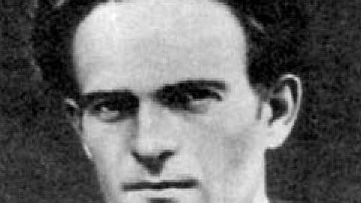 Деца искат съдебна реабилитация на Вапцаров 
