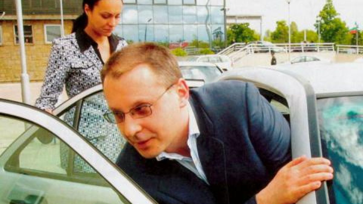 Станишев чака дете от любовницата си