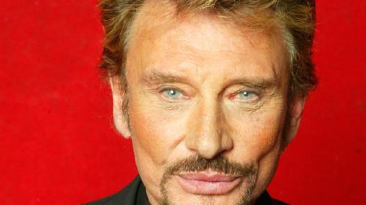 Поставиха Джони Холидей в изкуствена кома