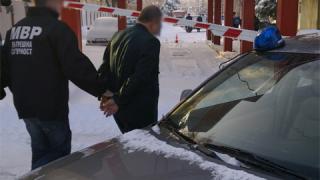 Спипаха подкупен граничен полицай 