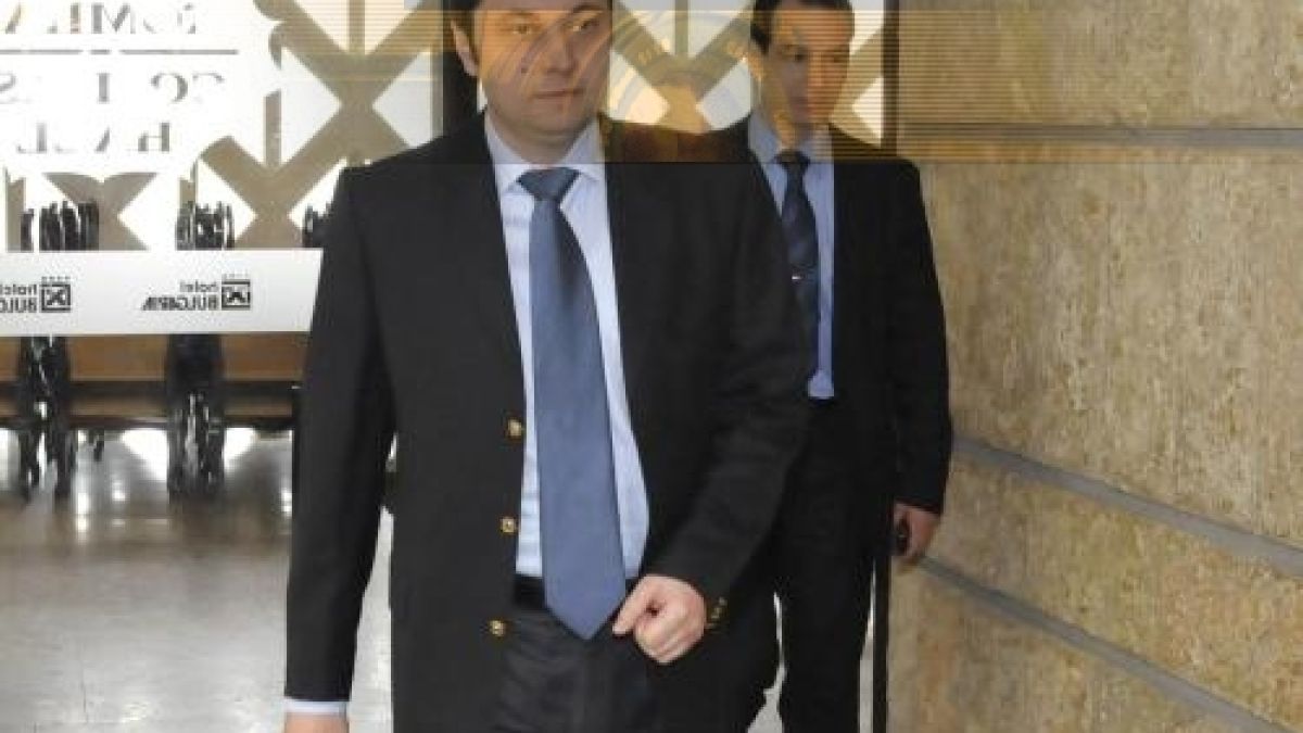 Яне окончателно свали доверието от Бойко