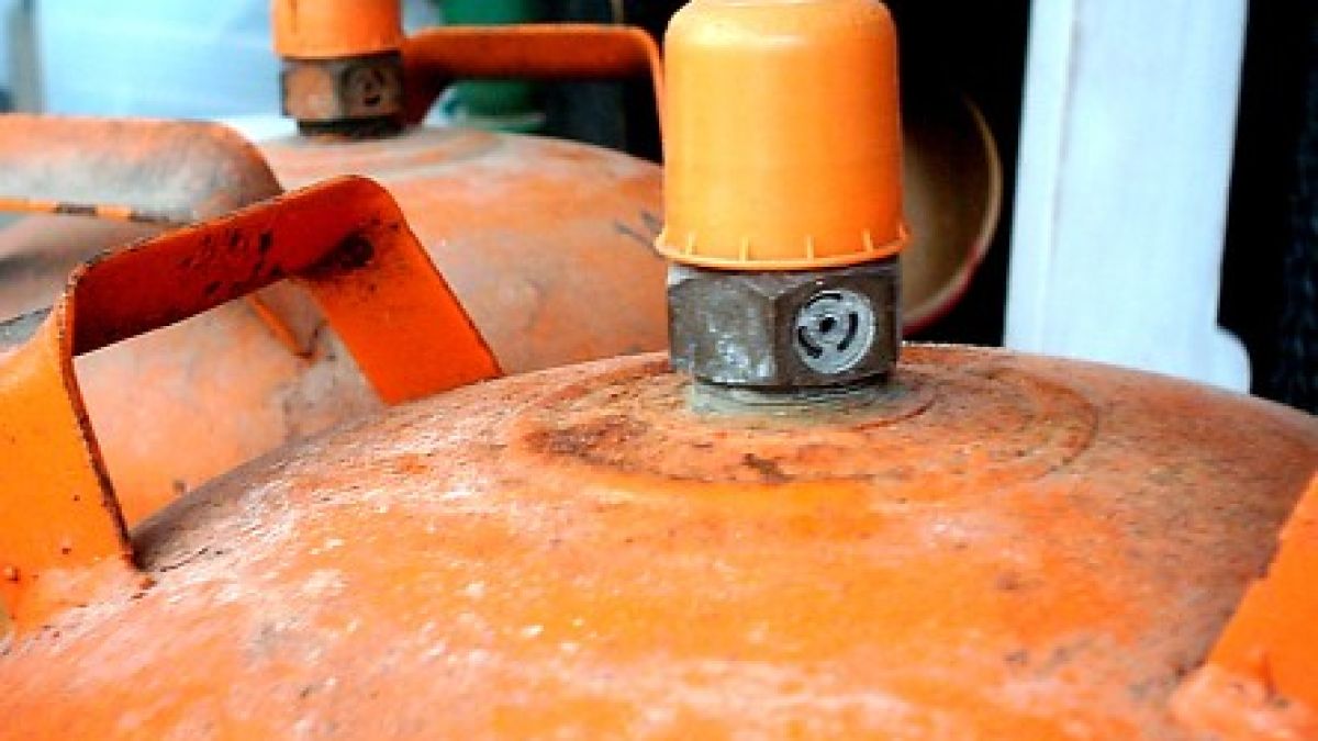Газова бутилка гръмна в такси