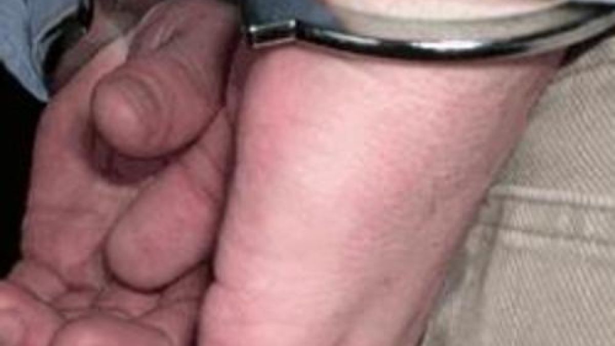 Закопчаха пияница размахвал нож в дискотека