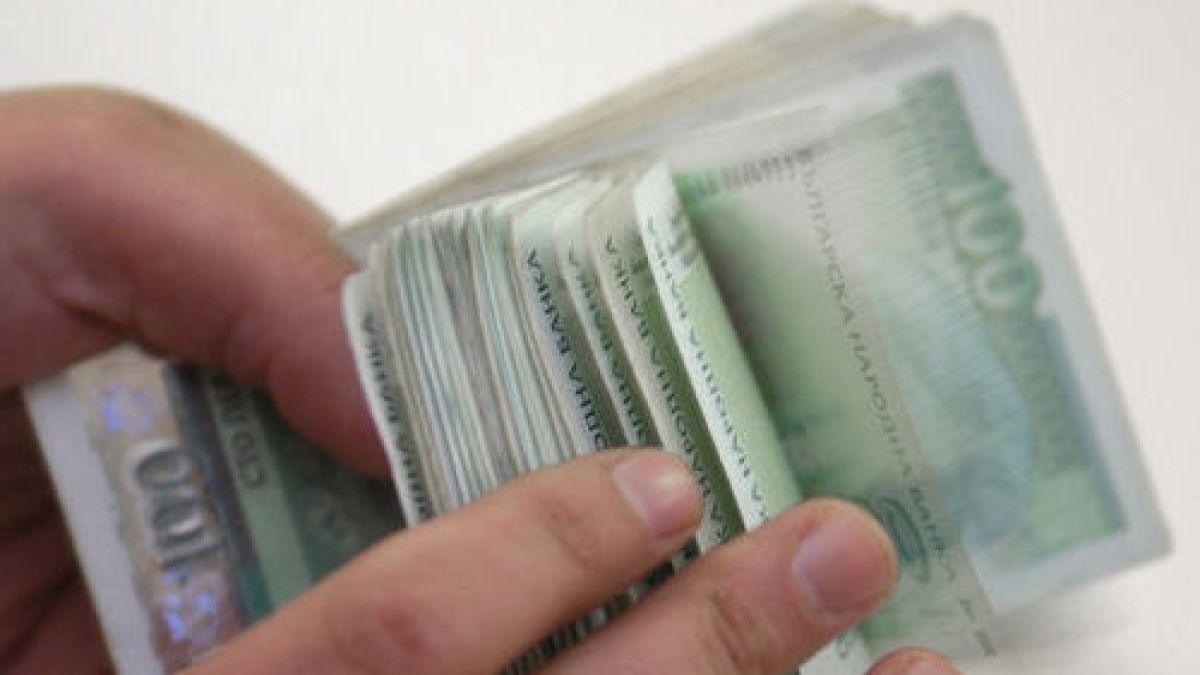 Русенец олекна с 1 500 лв.