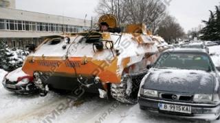 Извлякоха закъсал ТИР от Прохода на Републиката