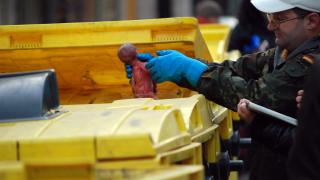 Трупчето в контейнера било ембрион