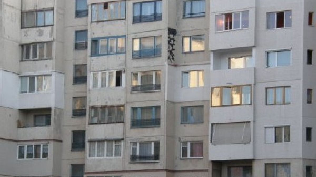Дете оцеля след падане от седмия етаж
