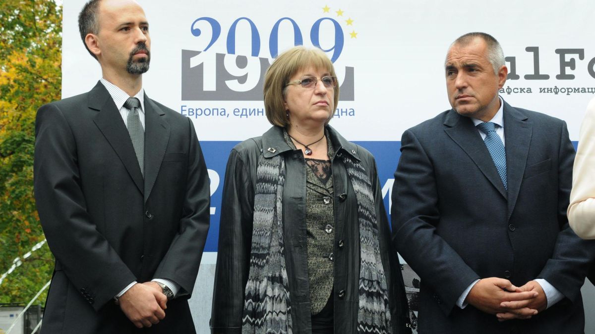 Цачева върна “червено” питане до Бойко за визитата на Нанев в САЩ