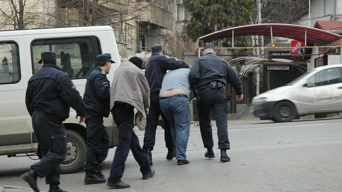 Прибраха четирима от наказателната бригада на Галев