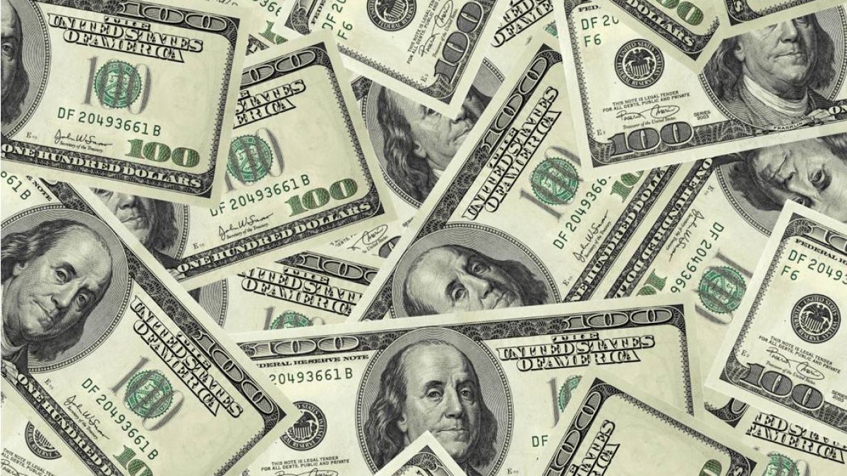 Руснаци изпрали 100 млн. в България
