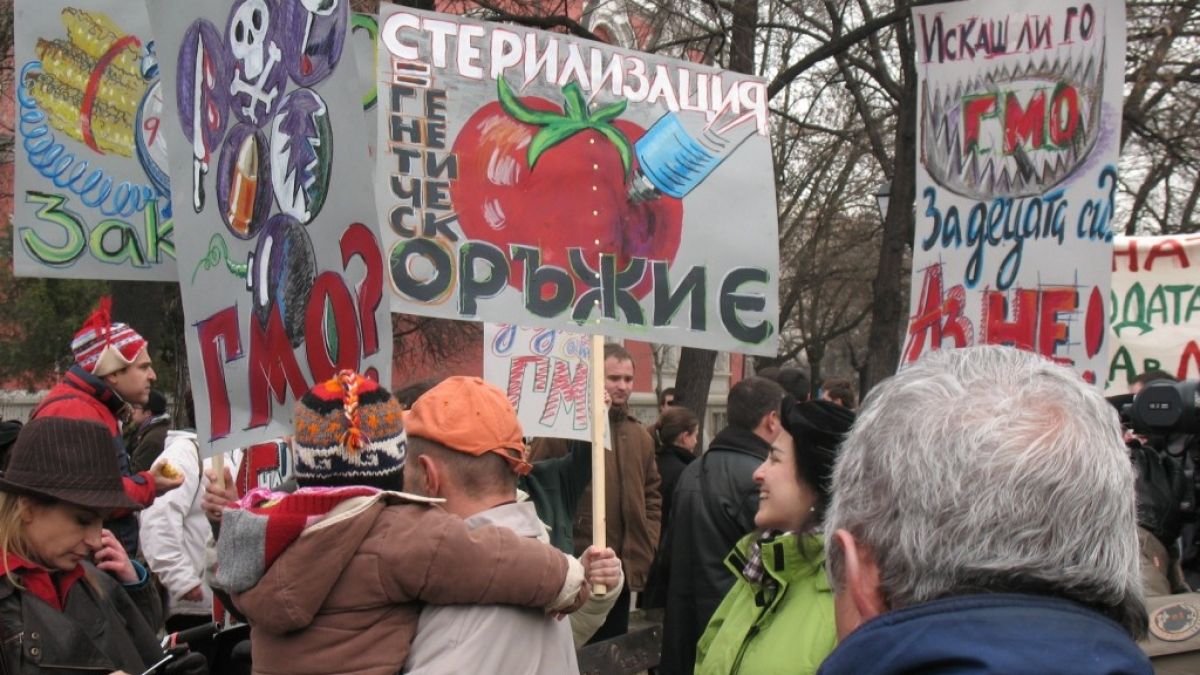 Протести срещу ГМО в цялата страна 