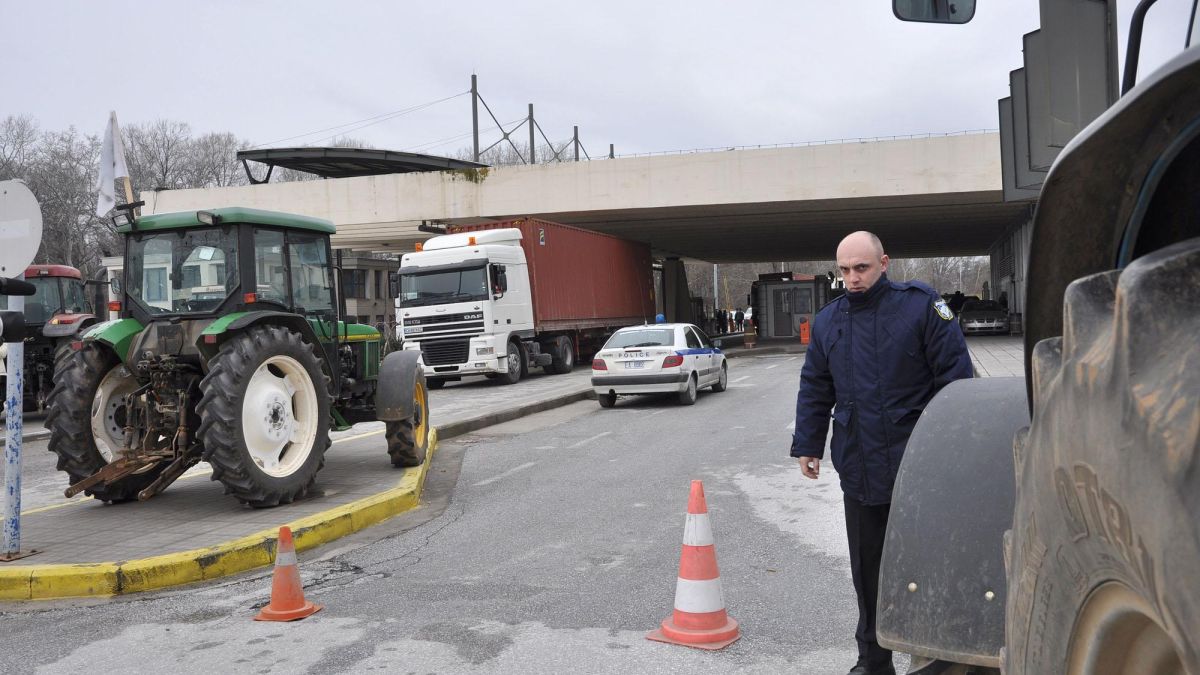 ТИР-аджии и гръцки фермери в ръкопашни схватки на границата