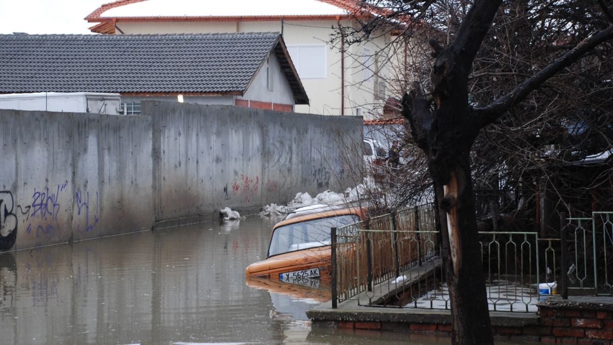 Метър вода затвори пътя  към Турция 